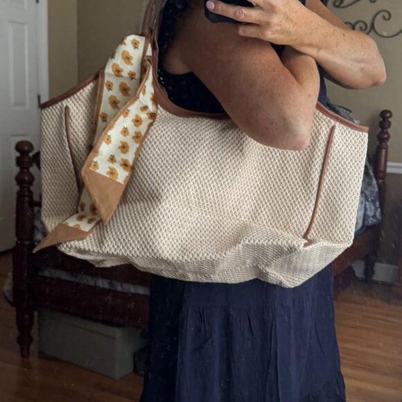 Neiman Marcus Large Straw Tote Raffia Woven Shoulder Bag - Picture 3 of 6